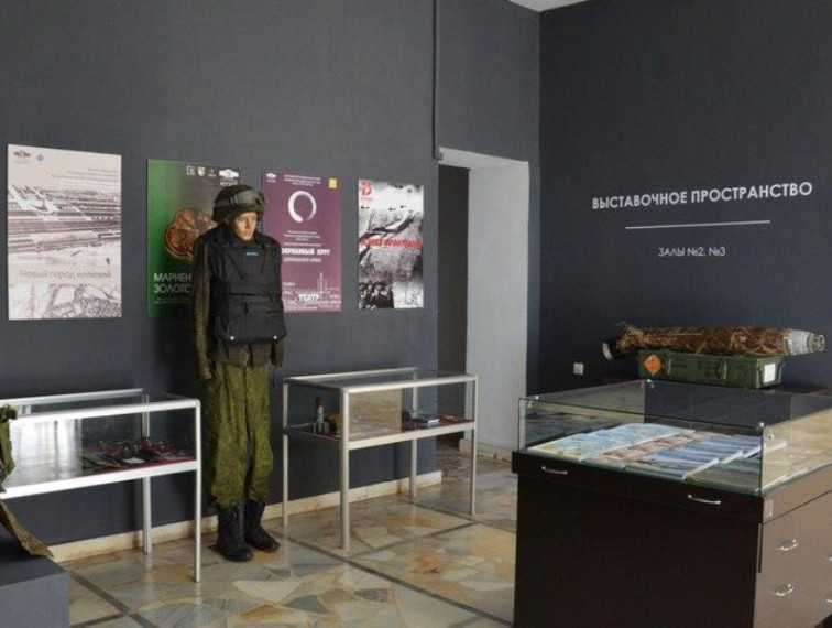 В Энгельсском краеведческом музее для посетителей открыт проект «СВОи на фронте и в тылу едины».